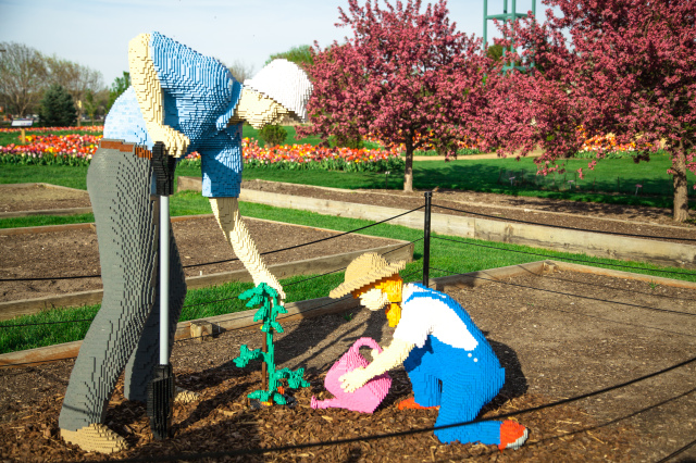 Gardener and Grandchild - Lego Bricks